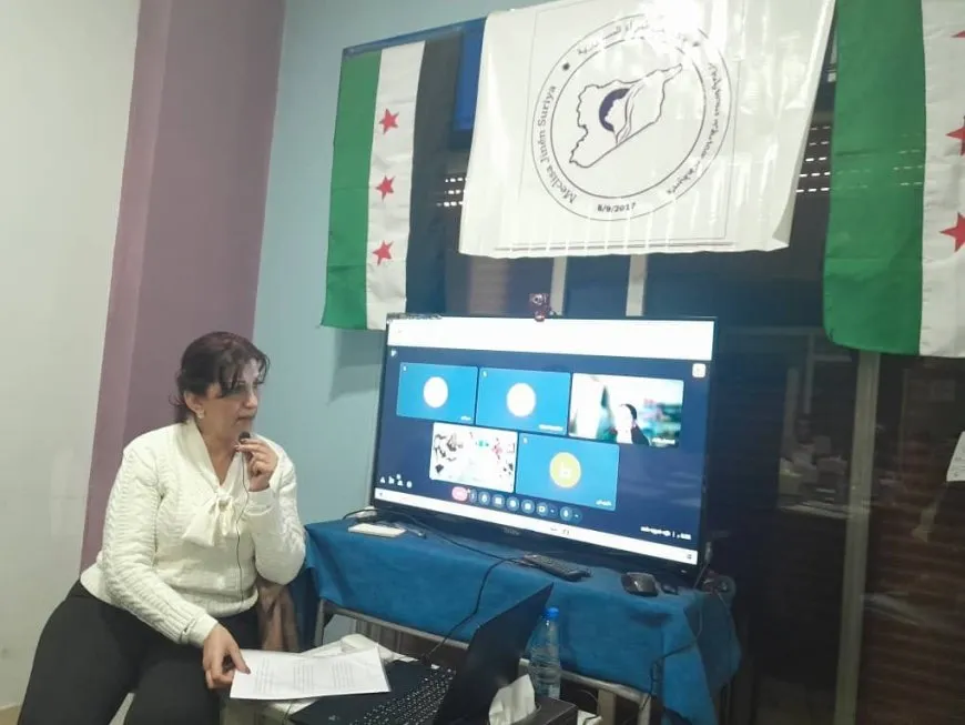 لفيف من السوريات يحضرن ندوة لمجلس المرأة السورية في اللاذقية