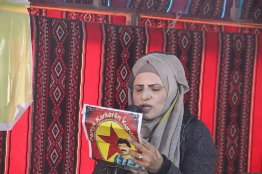 تقديم واجب العزاء لذوي مقاتل قسد علاء صادق في الرقة