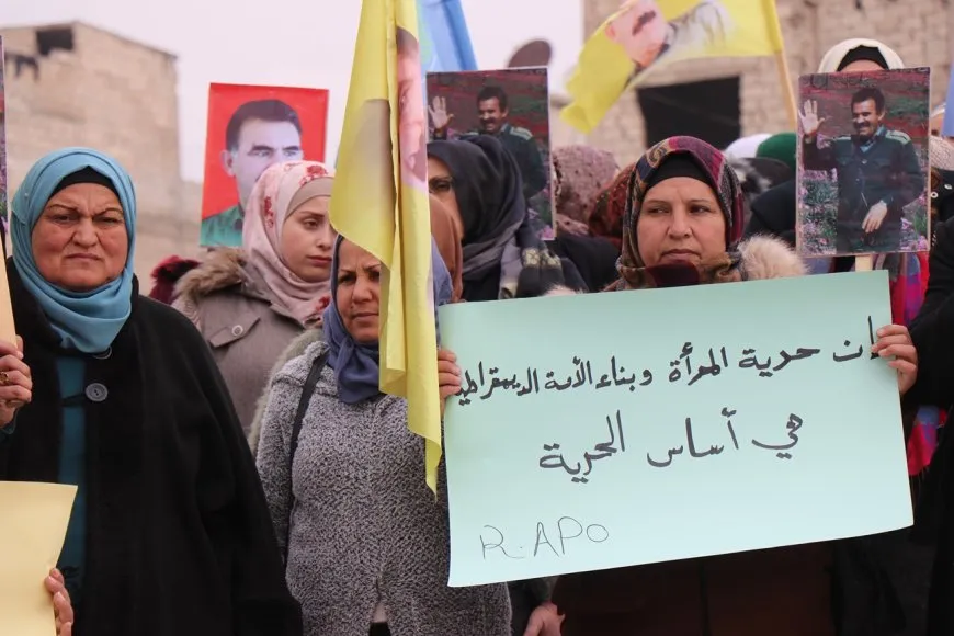 محتجّون في حلب ينددون بالمؤامرة الدولية ضد القائد عبدالله أوجلان