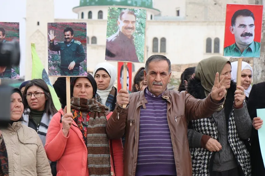 محتجّون في حلب ينددون بالمؤامرة الدولية ضد القائد عبدالله أوجلان