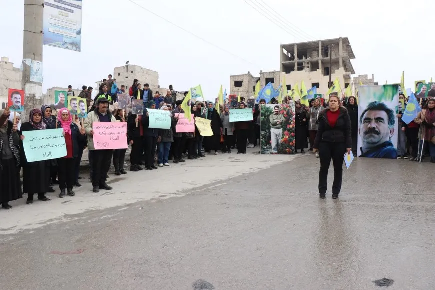 محتجّون في حلب ينددون بالمؤامرة الدولية ضد القائد عبدالله أوجلان