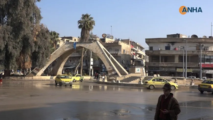 عقب سقوط نظام الاسد.. مكوّنات وأحزاب الحسكة تغيّر اسم ساحة "الرئيس" إلى ساحة "الحرية"