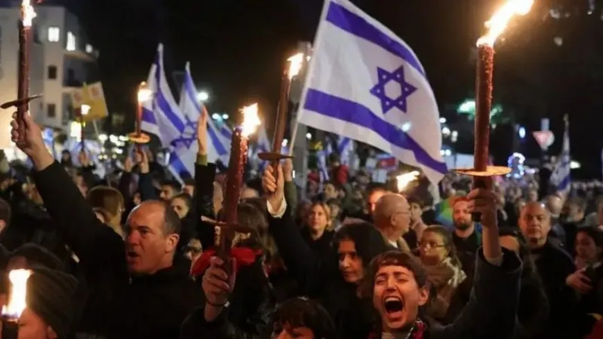 احتجاجات في تل أبيب والأمم المتحدة تحذر من استئناف الأعمال القتالية في غزة