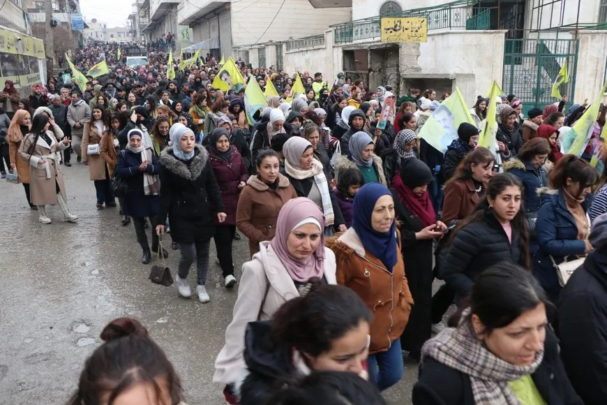 مسيرة حاشدة في حيي الشيخ مقصود والأشرفية للمطالبة بحرية القائد الجسدية