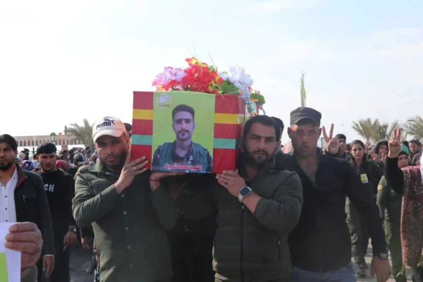 تشييع جثمان مقاتل قسد محمد شريف في الطبقة