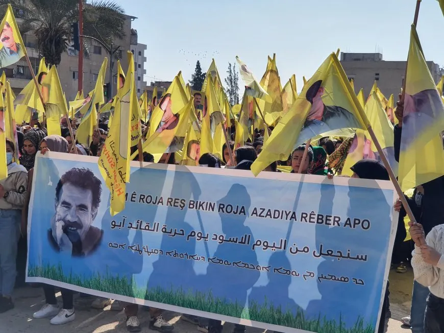 وسط حشود غفيرة.. انطلاق فعاليات التنديد بمؤامرة 15 شباط الدولية 