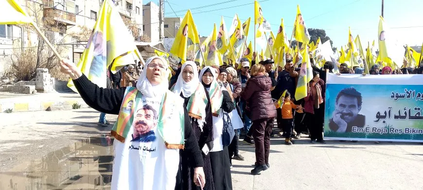 وسط حشود غفيرة.. انطلاق فعاليات التنديد بمؤامرة 15 شباط الدولية 