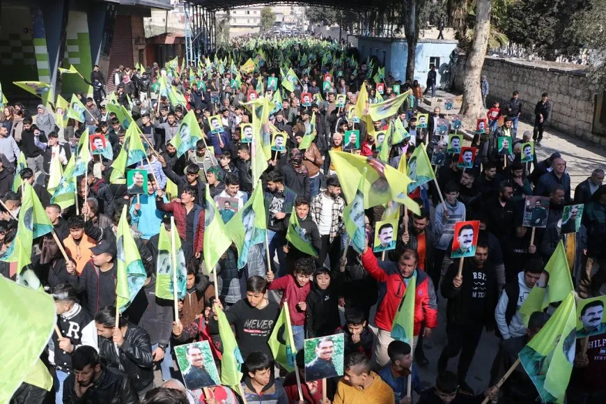 الآلاف في حلب يطالبون بتحقيق حرية القائد عبد الله أوجلان الجسدية