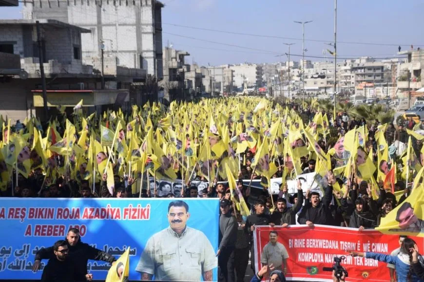 مشاهد تُظهر وحدة المكونات في الدفاع عن القائد عبد الله أوجلان