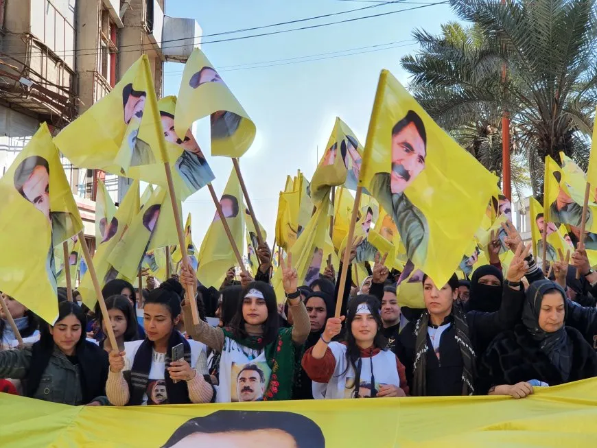 مشاهد تُظهر وحدة المكونات في الدفاع عن القائد عبد الله أوجلان
