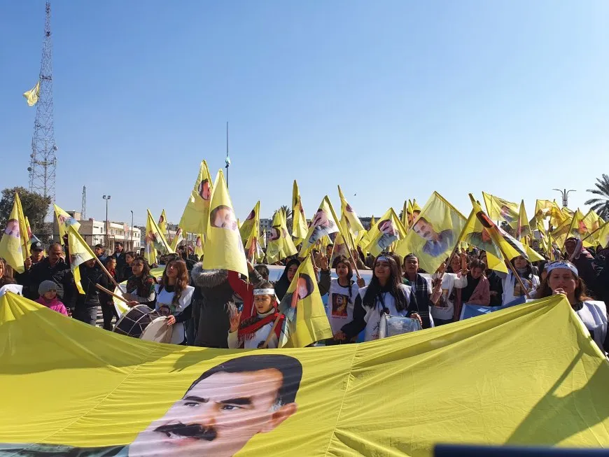 مشاهد تُظهر وحدة المكونات في الدفاع عن القائد عبد الله أوجلان