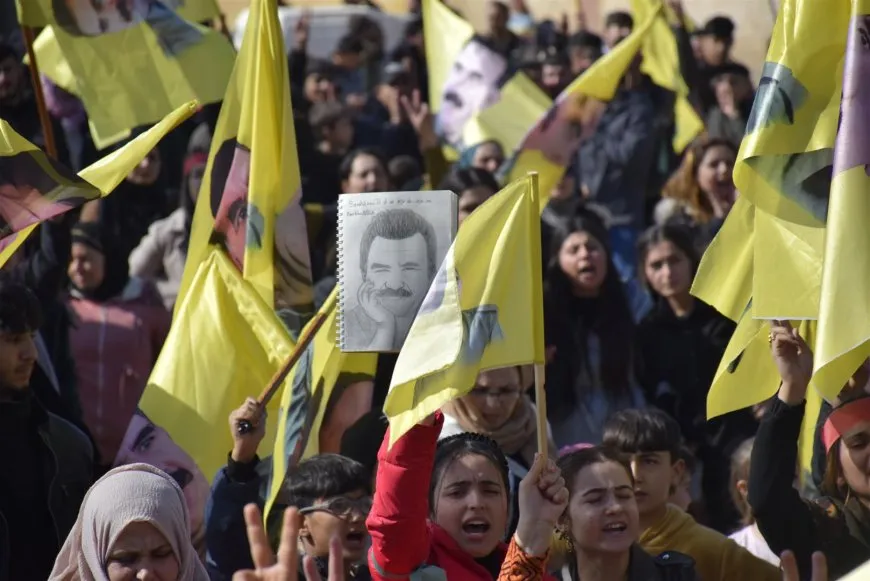 مشاهد تُظهر وحدة المكونات في الدفاع عن القائد عبد الله أوجلان