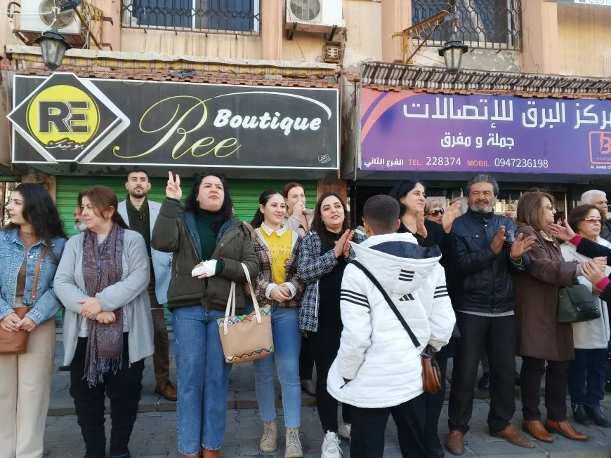 مهرجان احتفالي في السويداء مع عودة الفنان السوري الثوري سميح شقير