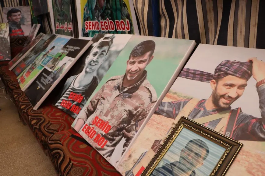 من خيمة عزاء الشهيدين عكيد وزاغروس: شهداؤنا منارة للحرية والسلام 
