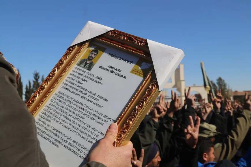 تشييع جثمان القيادي في قسد ريزان أوركيش بعامودا