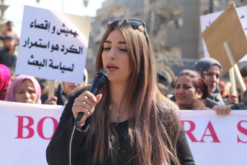 أوساط شعبية ونسائية تندد بالإقصاء وتطالب بمؤتمر وطني شامل يمثّل جميع السوريين