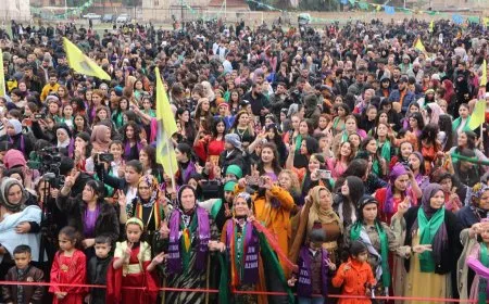 في احتفالية يوم المرأة بالحسكة: دعوات لتصعيد النضال وضمان الحقوق