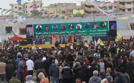 أهالي الرقة يحتفلون باليوم العالمي للمرأة