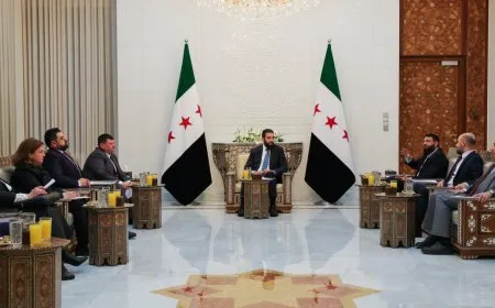 حقوقيون ينتقدون الإعلان الدستوري: تناقضات وأخطاء قانونية تعيد إنتاج النظام السابق