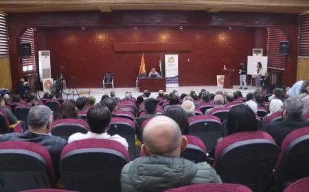 الهوية الكردية في "الإعلان الدستوري" محور ندوة حوارية في قامشلو