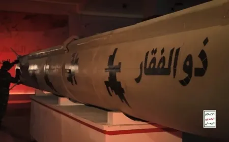 الحوثي يعلن استهداف مطار بن غوريون الإسرائيلي بصاروخين