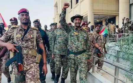 البرهان يعلن من داخل القصر الجمهوري: الخرطوم حرة