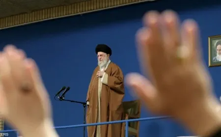 خامنئي يتوعد بـ "رد حازم" إذا تعرضت بلاده لأي هجوم