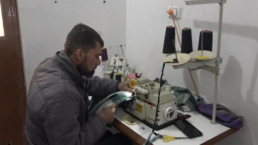 بين الإبرة والخيط.. سميحة العبدو تطرّز قصة نجاح في قلب الهول
