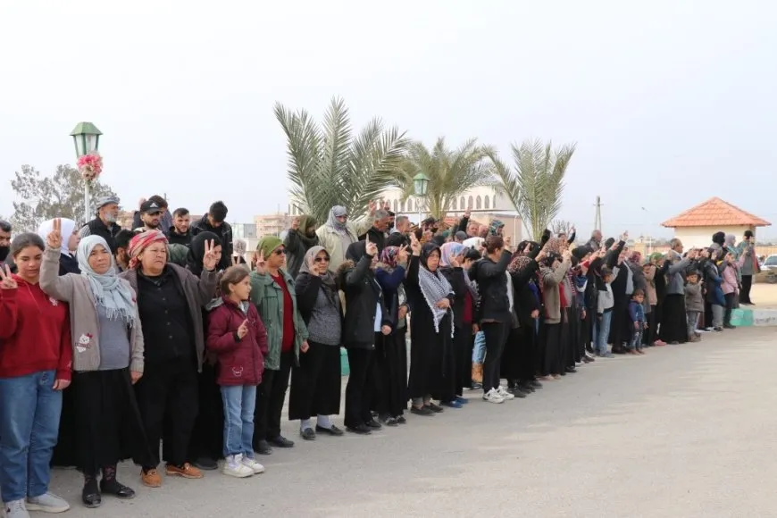 تشييع جثمان مقاتل لقوات سوريا الديمقراطية في الطبقة