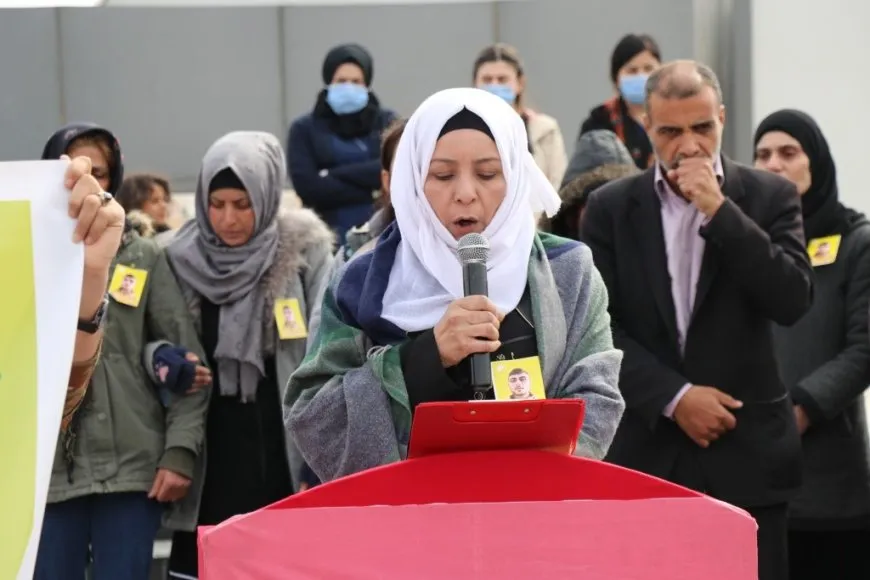 تشييع جثمان مقاتل لقوات سوريا الديمقراطية في الطبقة