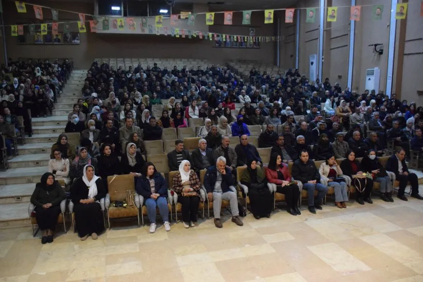"بفكر وفلسفة القائد يتطور المجتمع"