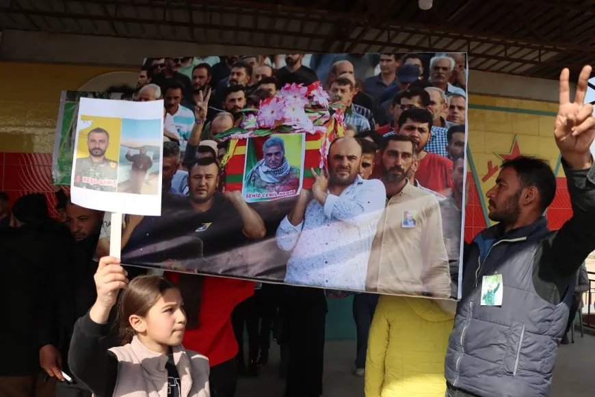 تشييع جثماني مقاتلي قسد رشو قامشلو وكمال قامشلو