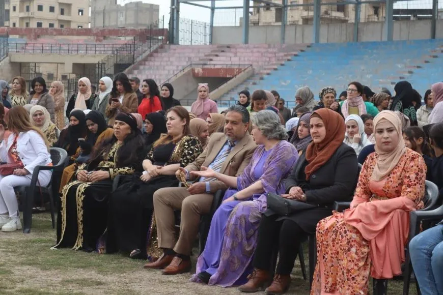 أهالي الرقة يحتفلون باليوم العالمي للمرأة