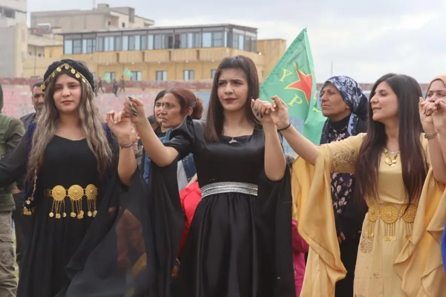 أهالي الرقة يحتفلون باليوم العالمي للمرأة