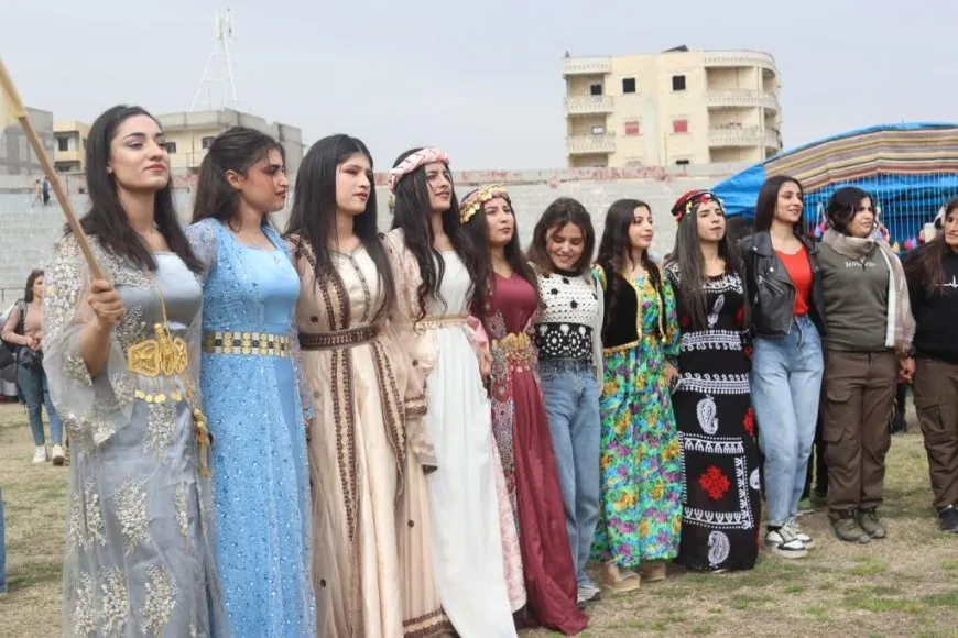 أهالي الرقة يحتفلون باليوم العالمي للمرأة