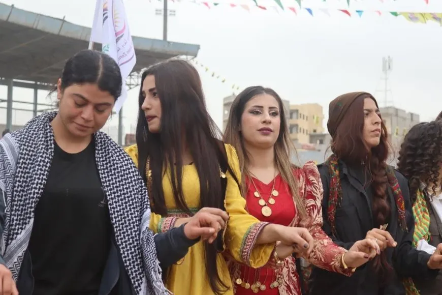 أهالي الرقة يحتفلون باليوم العالمي للمرأة