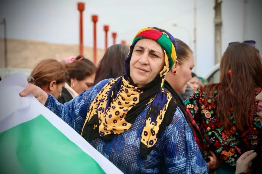 المُحتجون على سد تشرين يحتفلون بـ 8 آذار