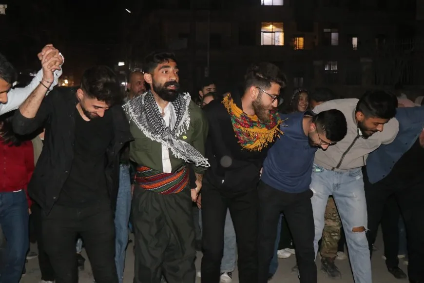 احتفالات نوروز تعم مناطق شمال وشرق سوريا بإيقاد الشعلات وتجمعات جماهيرية