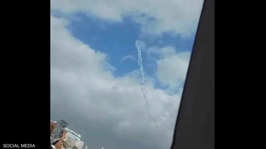 حماس تستهدف تل أبيب بالصواريخ