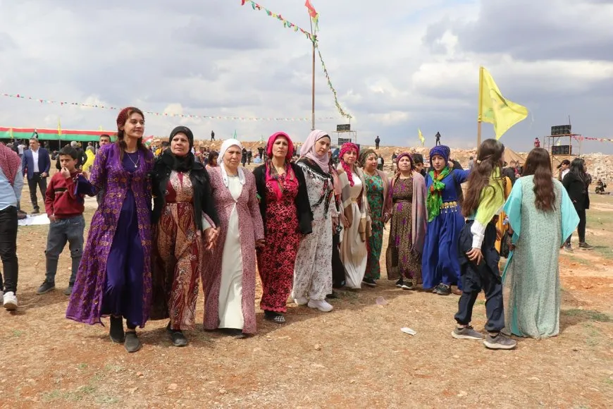 انتهاء فعاليات نوروز بالتأكيد على تصعيد المقاومة والنضال