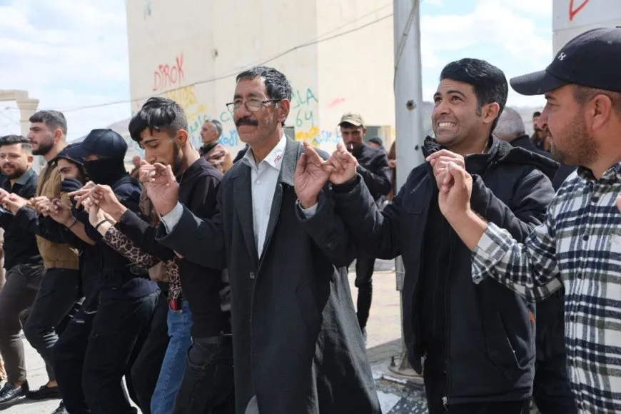 احياء نوروز في سد تشرين.. تكرار انتصار الحق على الطغيان