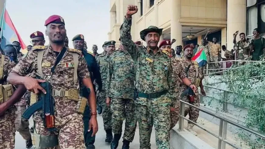 البرهان يعلن من داخل القصر الجمهوري: الخرطوم حرة