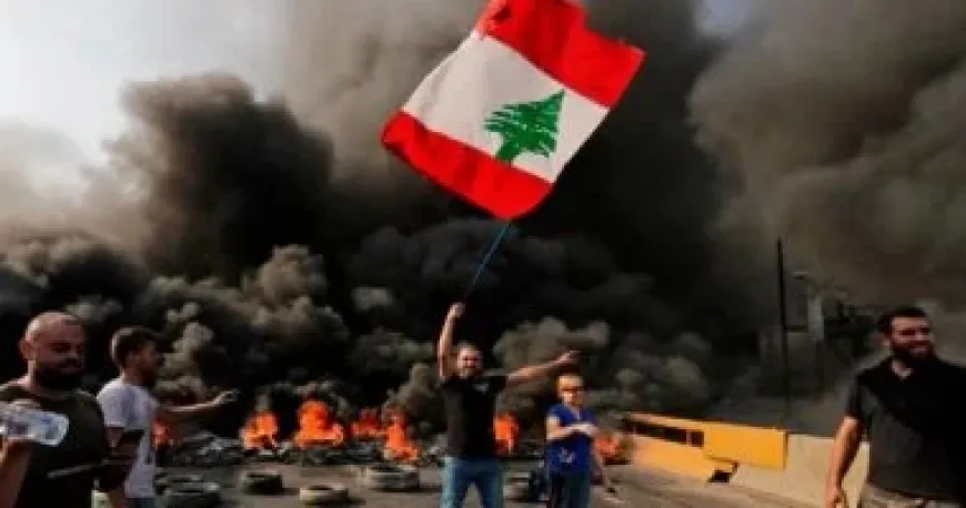 الجيش الإسرائيلي يشن غارات على جنوب لبنان ويهدد الحكومة اللبنانية