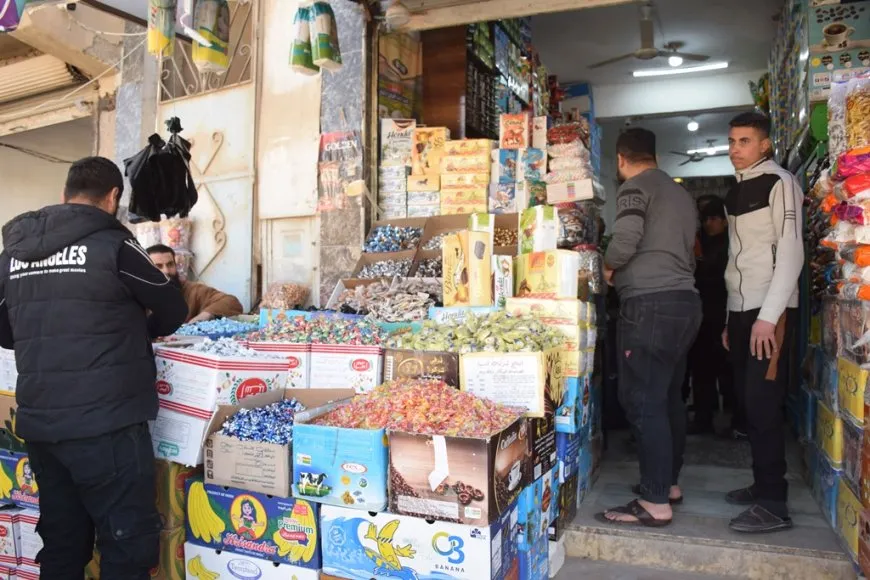 رغم التحديات الاقتصادية.. الأسواق تنبض بالحياة مع اقتراب عيد الفطر