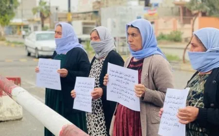 أمّهات مقاتلي وحدات مقاومة شنكال يبدأن اعتصاماً للمطالبة بالإفراج عن أبنائهن