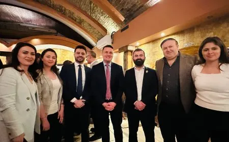 وفد أطباء من شمال وشرق سوريا يبحث التحديات الصحية مع وزير الصحة البريطاني