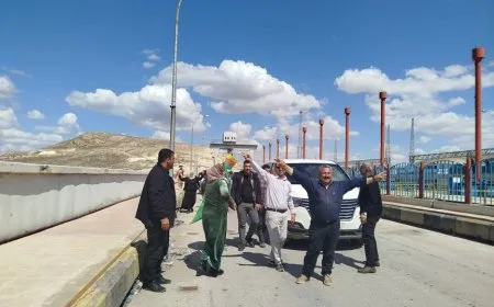قافلة محتجي مقاطعة الفرات تصل إلى سد تشرين
