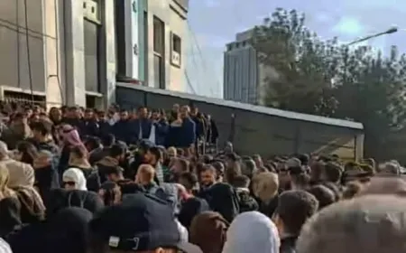 جوازات السفر.. الطوابير لا تنتهي والمطار حلم بعيد المنال
