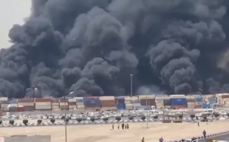 انفجار ضخم في ميناء رجائي بجنوب إيران