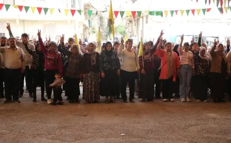 تقديم واجب العزاء لذوي 3 مقاتلين لقسد في حلب